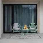 Unique Designer Retreat | Mins To Gondola - Patio! Lägenhet *