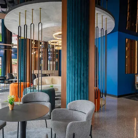 Apartament Unique Designer Retreat | Mins To Gondola - Patio! *