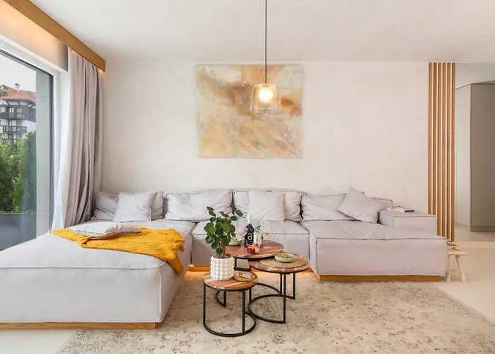 Unique Designer Retreat | Mins To Gondola - Patio! Apartment